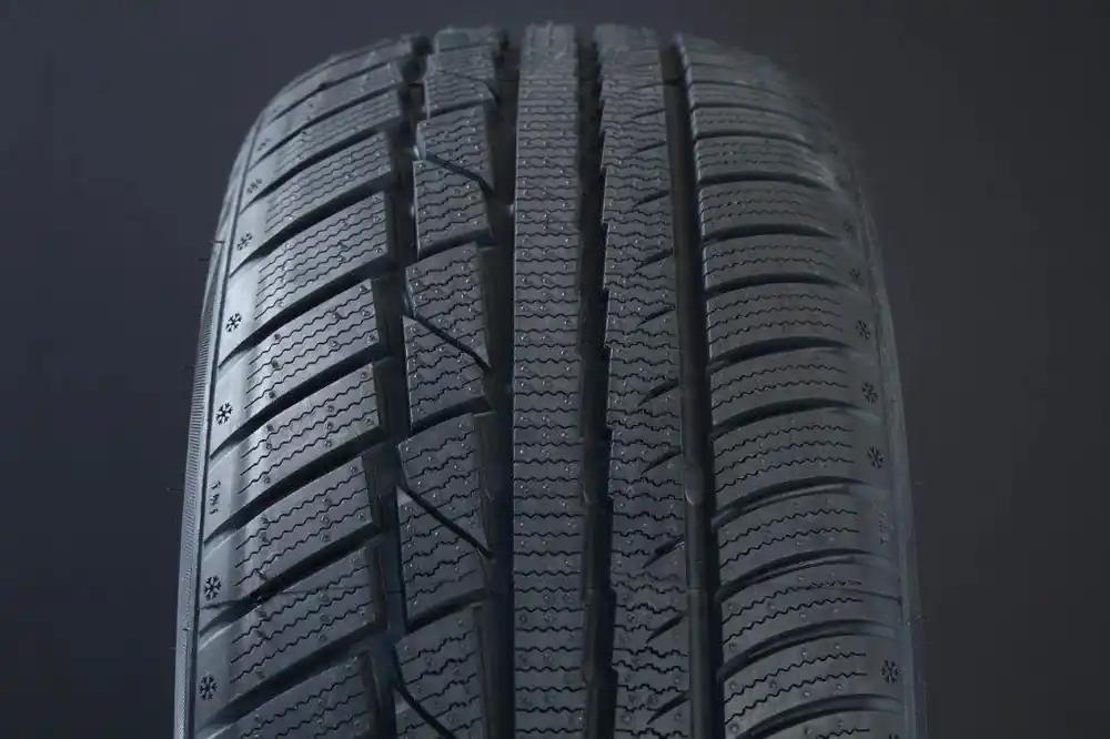 255/35R19 LINGLONG GREEMAX WINTER UHP FRIKTION Endast idag