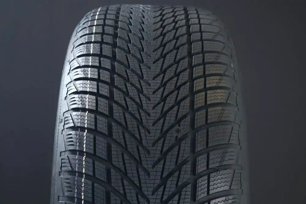 Begränsat antal 275/35R19 GOODYEAR ULTRAGRIP PERFORMANCE 3 FRIKTION