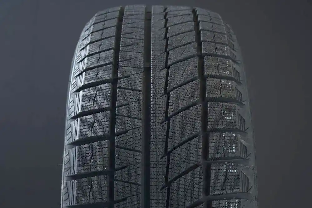 275/35R20 SAILUN ICE BLAZER ARCTIC EVO FRIKTION Handla nu
