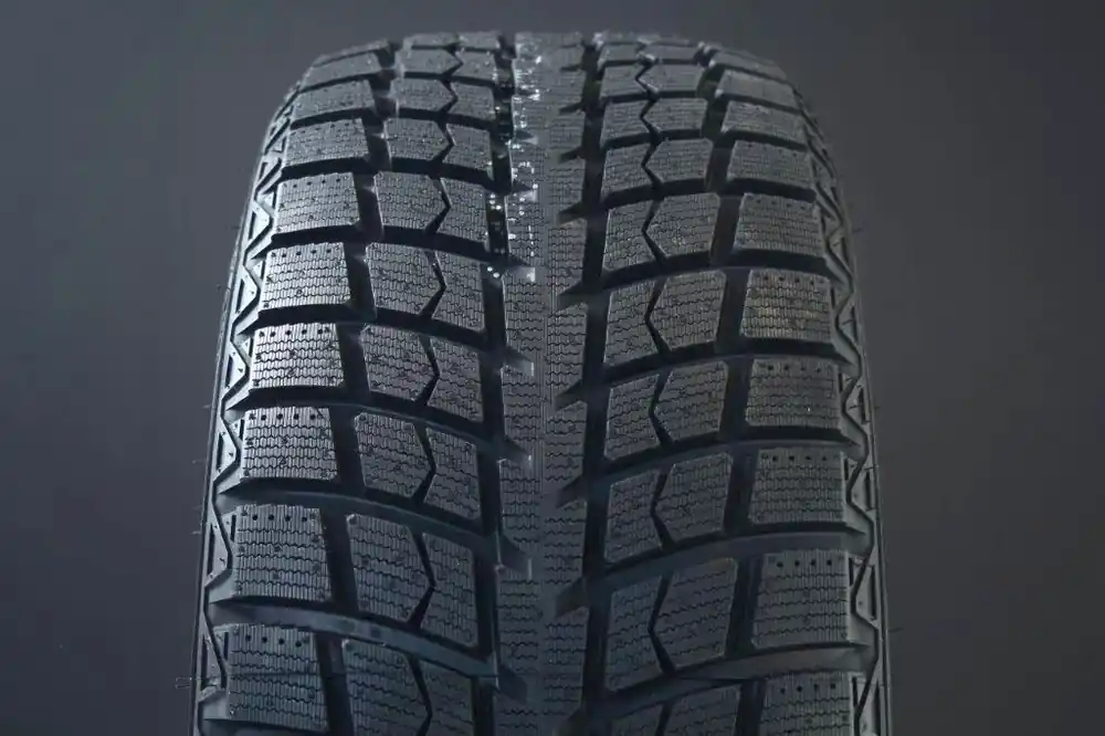 risnedsättning 285/45R20 LINGLONG GREENMAX WINTER ICE I-15 FRIKTION