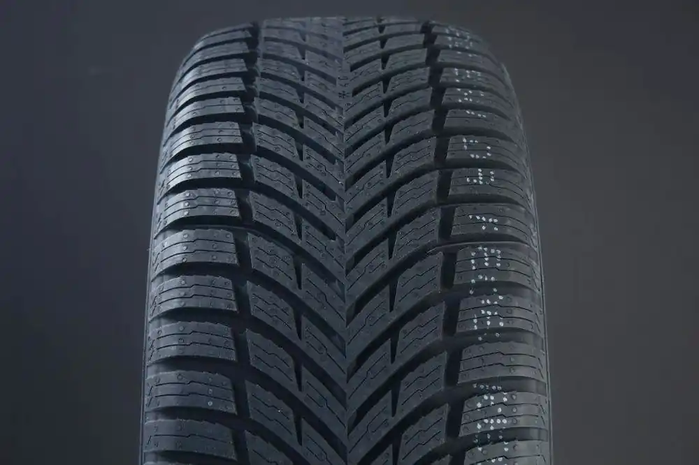 235/45R18 Nokian Seasonproof 1 Rea