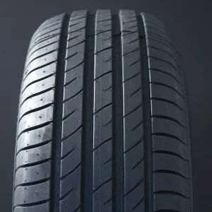195/50R15 Delinte DS2 Köp online