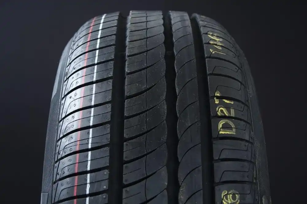 Populär 195/60R15 PIRELLI CINTURATO P1 VERDE