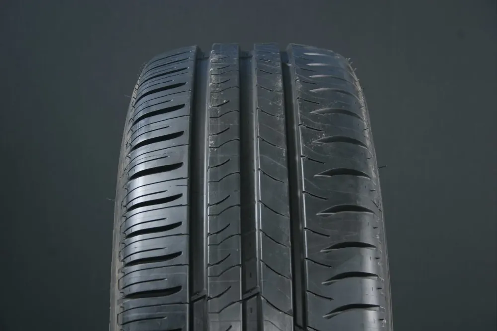 215/65R15 MICHELIN ENERGY SAVER + GRNX Utförsäljning