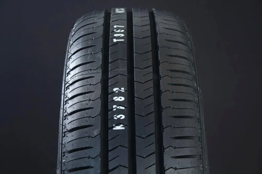 Outlet 195/60R16 NEXEN ROADIAN CT8 C-DÄCK