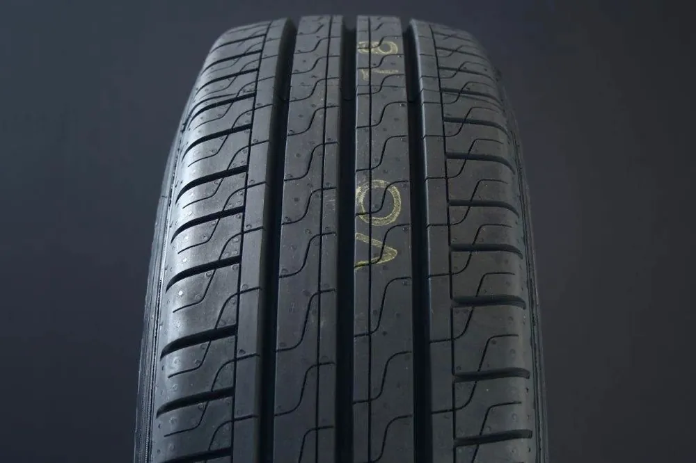 Expressleverans 195/75R16 PIRELLI CARRIER C-DÄCK