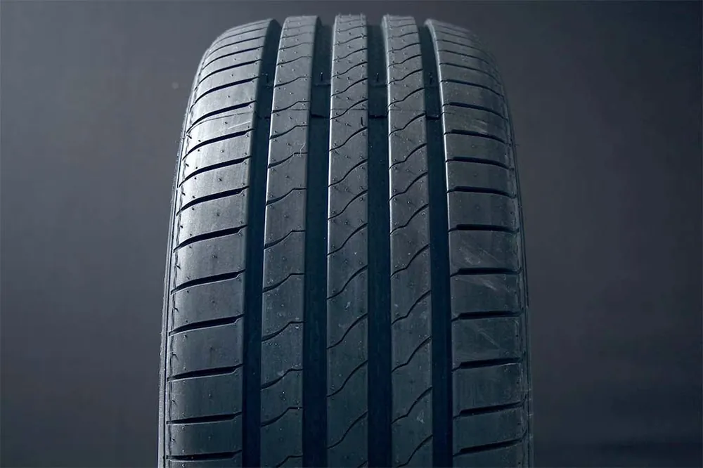 Populär 215/60R16 Roadhog Rgs02