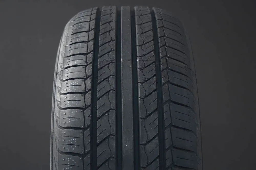 Billigare 215/60R17 DYNAMO STREET-H MH01