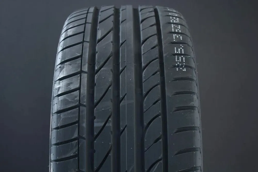 Sista chansen 225/50R17 SAILUN ATREZZO ZSR RUNFLAT
