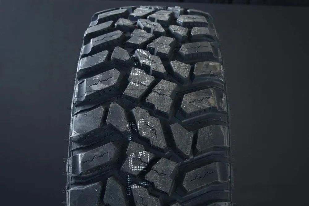 Fynd 265/70R17 COOPER DISCOVERER STT PRO