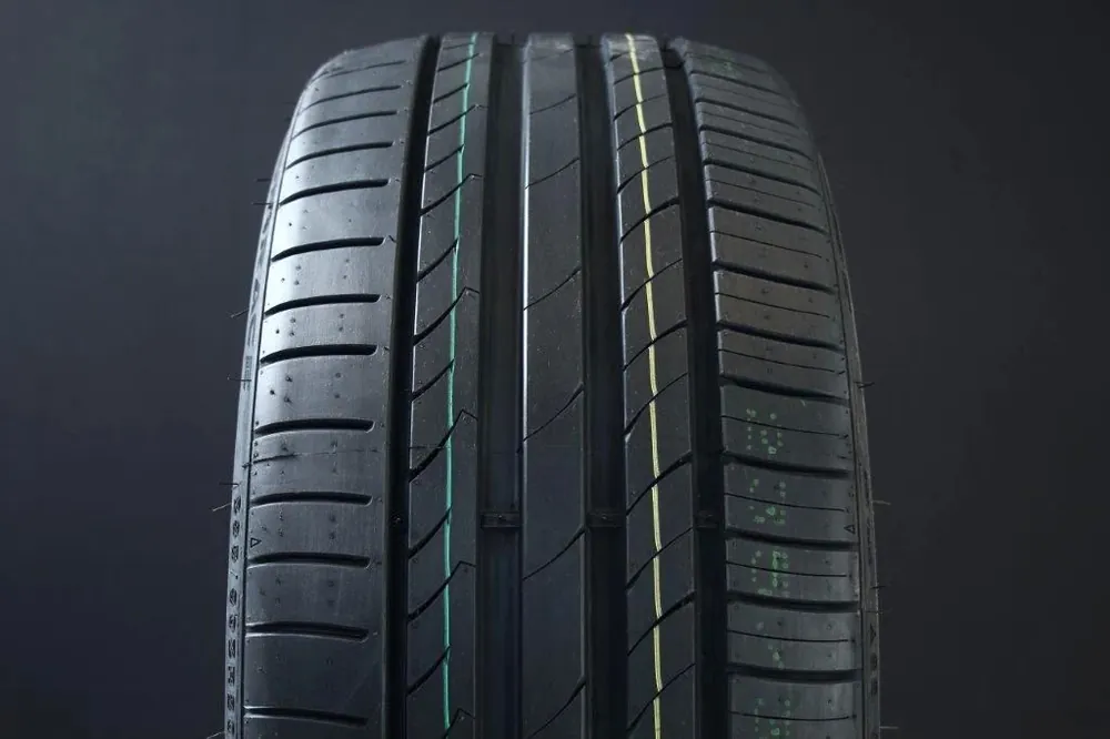 Fri frakt 245/40R18 TOMASON SPORTRACE