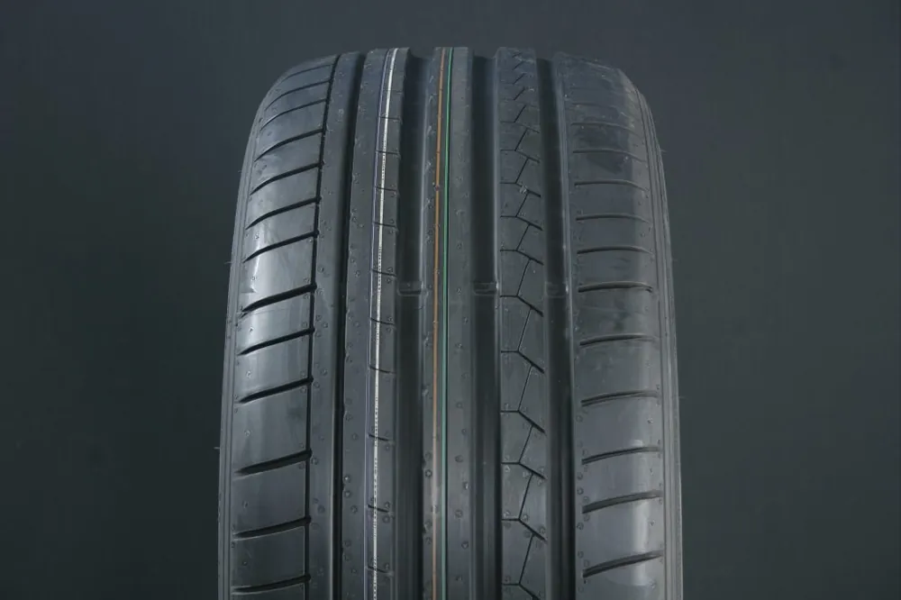 Utförsäljning 245/40R19 DUNLOP SPORT MAXX GT