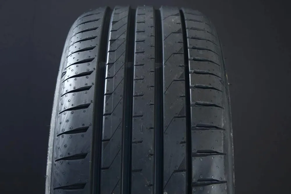 Rabatter 255/30R19 FALKEN AZENIS FK520
