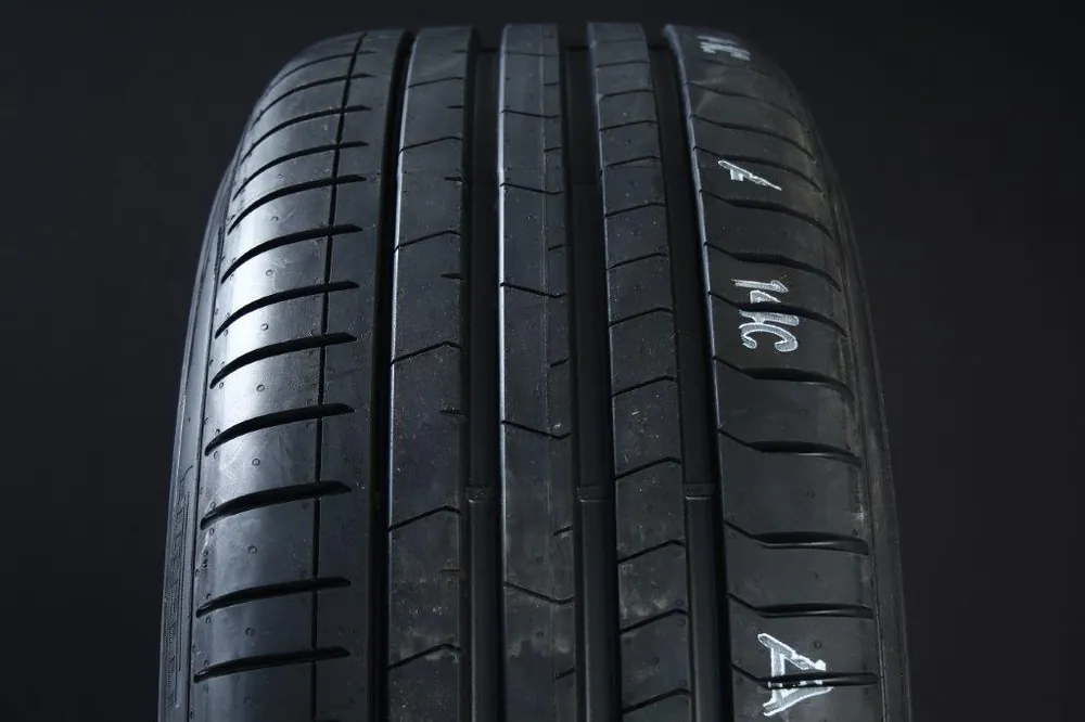 Endast denna vecka 255/40R19 PIRELLI PZERO PZ4 RUNFLAT