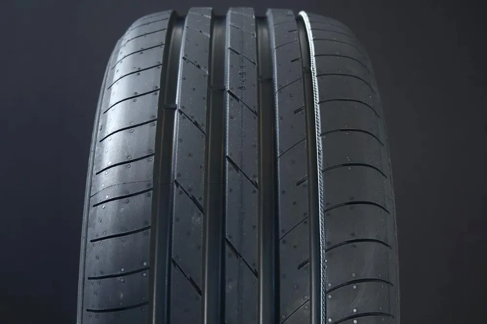 235/35R20 NOKIAN HAKKA BLACK 3 Köp online