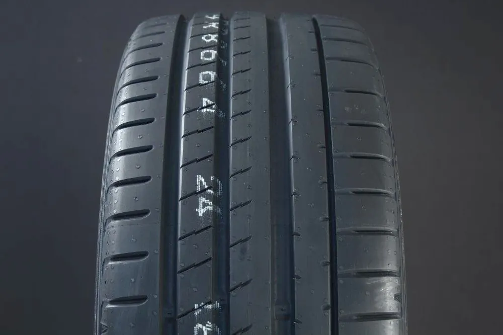 315/30R21 YOKOHAMA ADVAN SPORT V107 Beställ idag